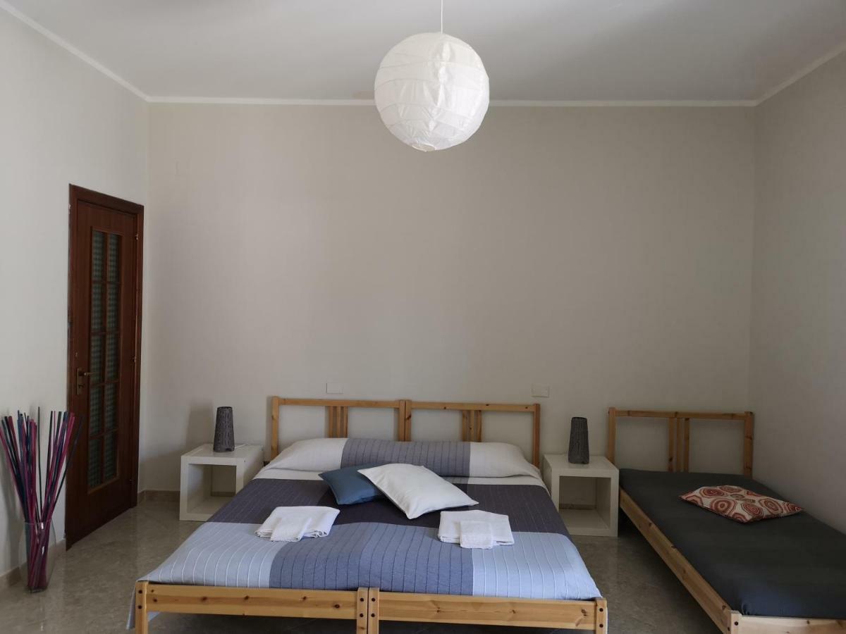 "Dint E Viche E Napule" Guest House ナポリ エクステリア 写真