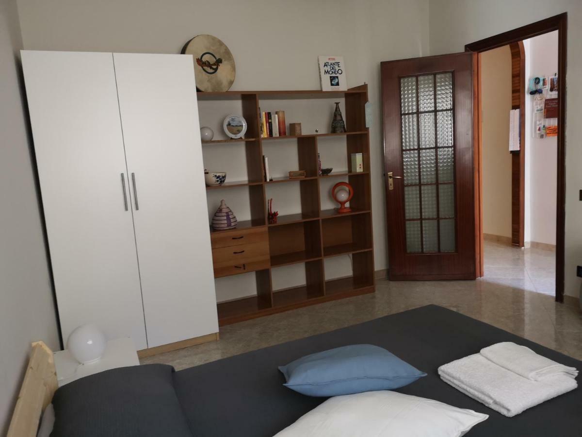 "Dint E Viche E Napule" Guest House ナポリ エクステリア 写真
