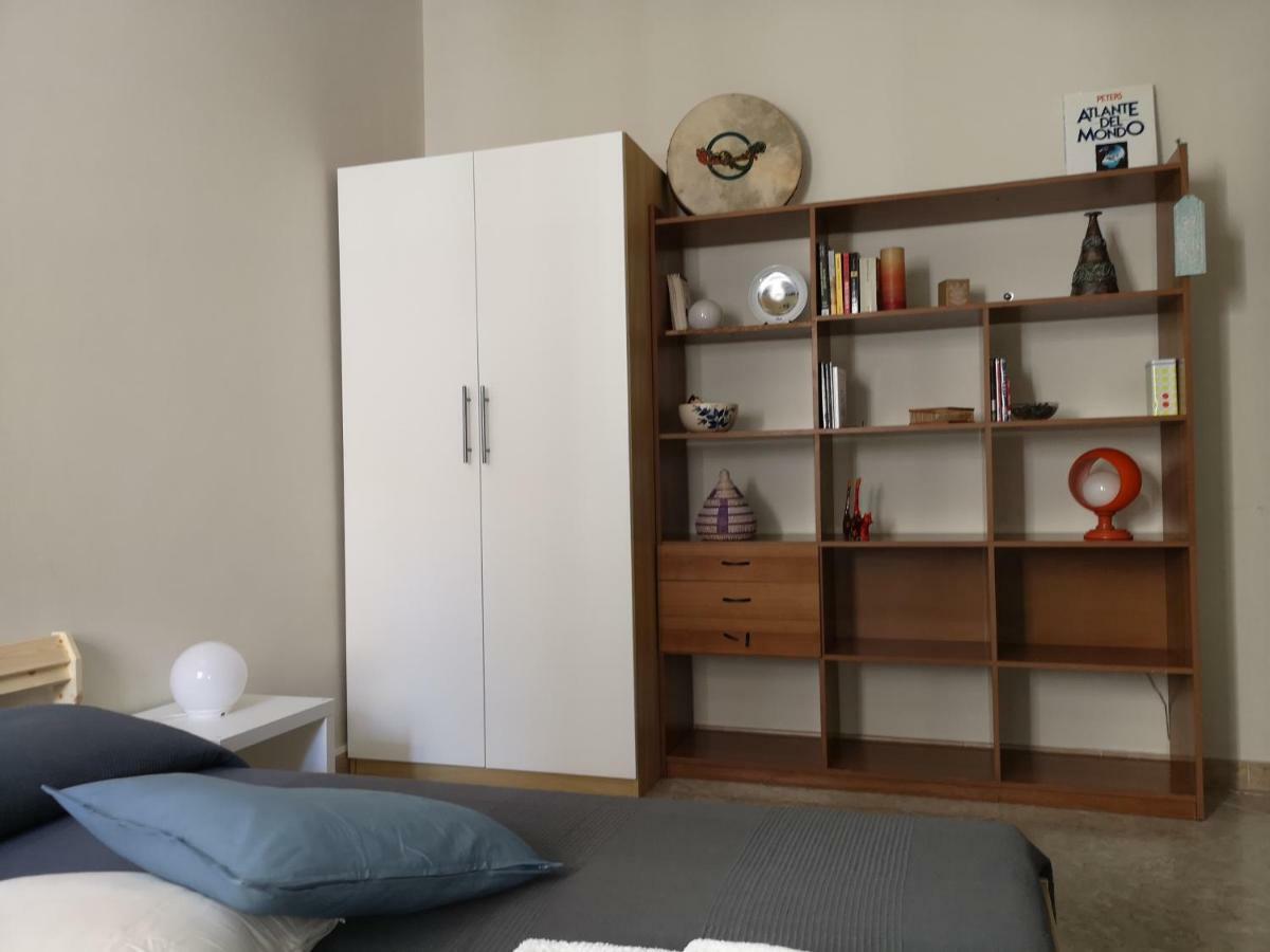 "Dint E Viche E Napule" Guest House ナポリ エクステリア 写真