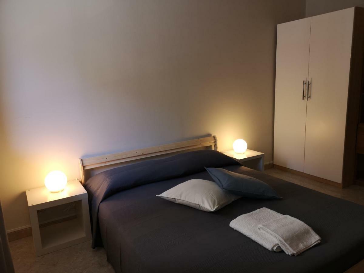 "Dint E Viche E Napule" Guest House ナポリ エクステリア 写真